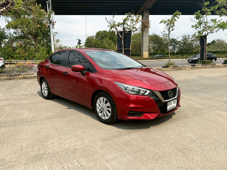รถ Nissan Almera 1.0 V สี แดง