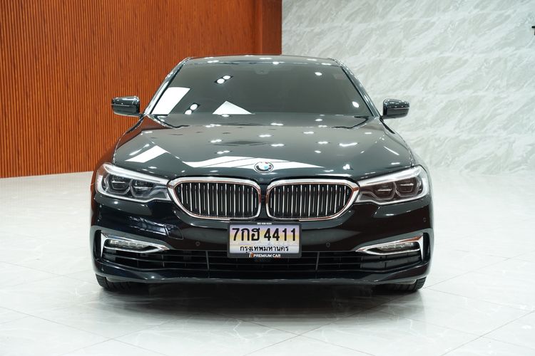 BMW Series 5 2018 530e Sedan เบนซิน เกียร์อัตโนมัติ ดำ รูปที่ 2