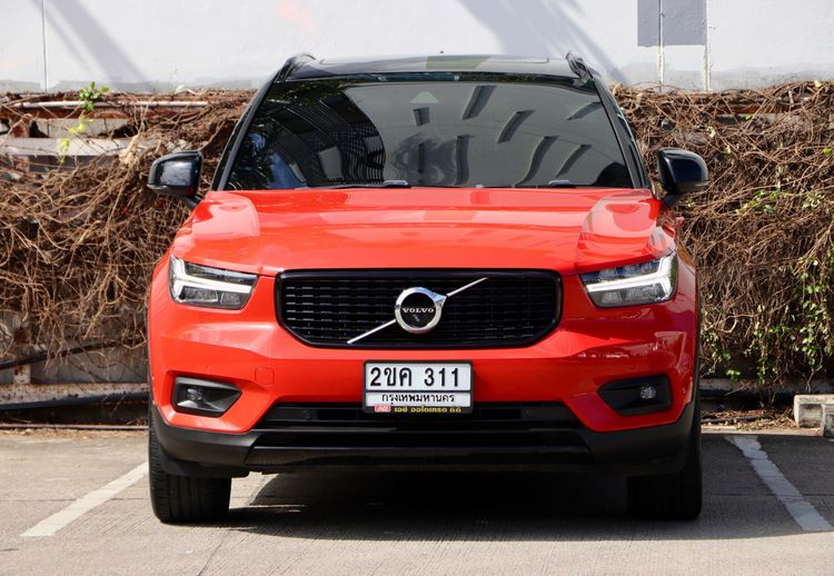 Volvo XC40 2021 Recharge 1.5 T5 R-Design Utility-car ปลั๊กอินไฮบริด (PHEV) ไม่ติดแก๊ส เกียร์อัตโนมัติ แดง