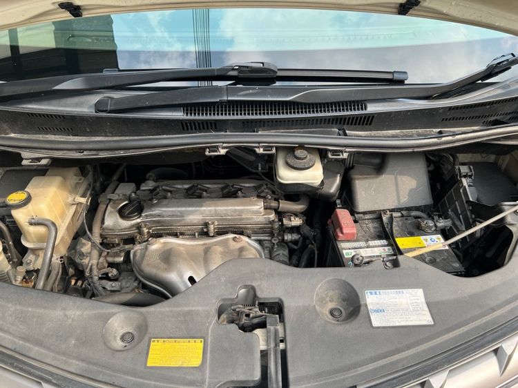 รถ Toyota Alphard 2.4 V สี ขาว