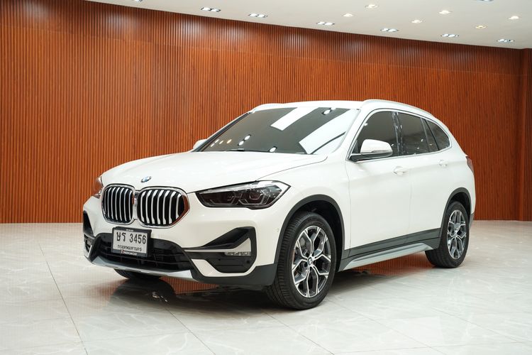 BMW X1 2021 2.0 sDrive20d xLine Utility-car ดีเซล เกียร์อัตโนมัติ ขาว รูปที่ 4