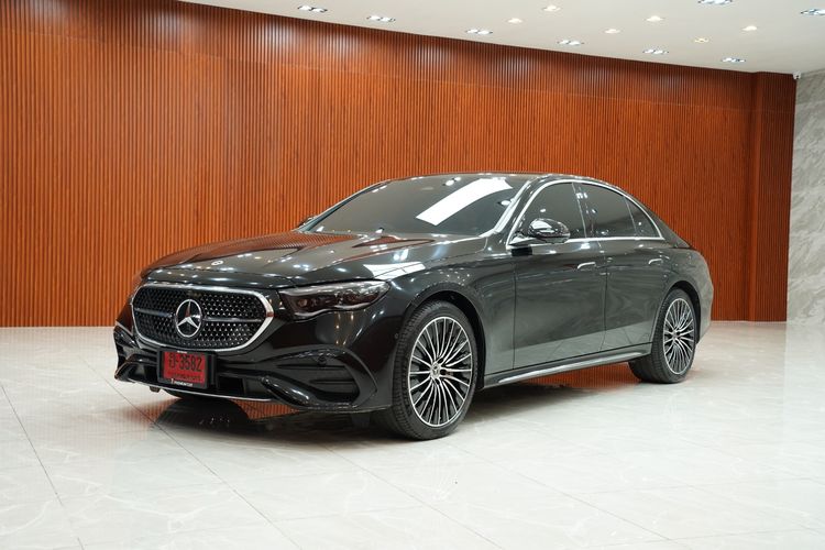 Mercedes-Benz E-Class 2025 E350 AMG Sedan ปลั๊กอินไฮบริด (PHEV) เกียร์อัตโนมัติ ดำ รูปที่ 3