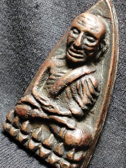 หลวงปู่ทวดหลังเตารีดครับ รูปที่ 18