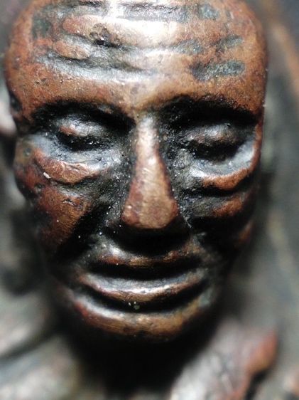 หลวงปู่ทวดหลังเตารีดครับ รูปที่ 7