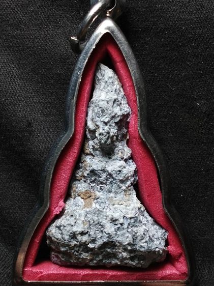 พระเนื้อชินครับ รูปที่ 2