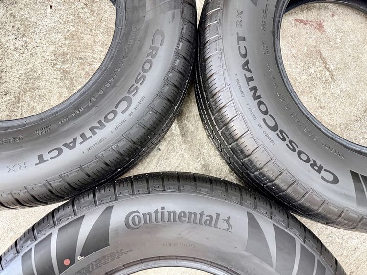 ยางถอดป้ายแดงขอบ 17” ยี่ห้อ CONTINENTAL  ขนาด 265-65R17 ปี 25 ตุ่มหน้ายางยังอยู่ครบ