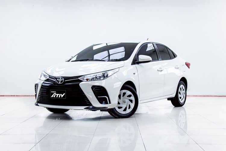 Toyota Yaris ATIV 2022 1.2 Entry Sedan เบนซิน ไม่ติดแก๊ส เกียร์อัตโนมัติ ขาว รูปที่ 4