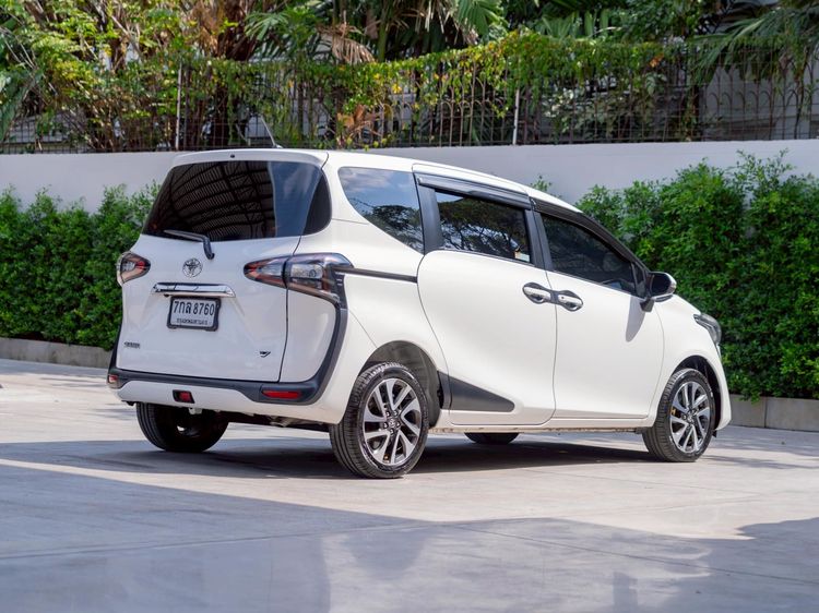 Toyota Sienta 2018 1.5 V Utility-car เบนซิน ไม่ติดแก๊ส เกียร์อัตโนมัติ ขาว รูปที่ 4