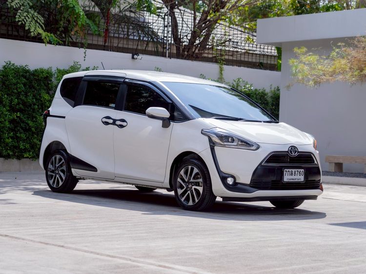 Toyota Sienta 2018 1.5 V Utility-car เบนซิน ไม่ติดแก๊ส เกียร์อัตโนมัติ ขาว