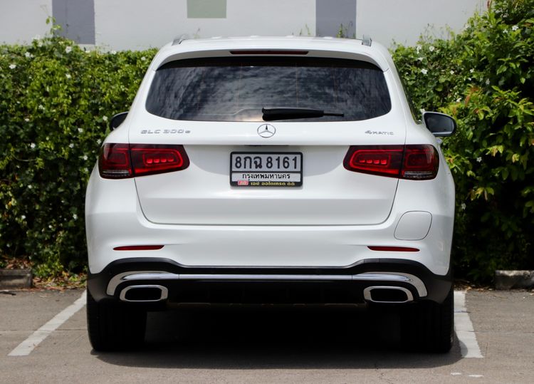 Mercedes-Benz GLC-Class 2020 GLC300e Utility-car ปลั๊กอินไฮบริด (PHEV) ไม่ติดแก๊ส เกียร์อัตโนมัติ ขาว รูปที่ 4