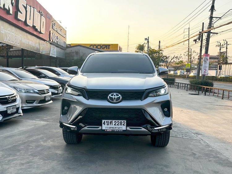 Toyota Fortuner 2023 2.4 Leader G Utility-car ดีเซล ไม่ติดแก๊ส เกียร์อัตโนมัติ บรอนซ์เงิน รูปที่ 2