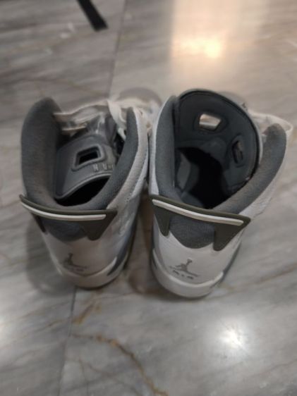 Nike Air Jordan 6 retro size EUR 36 ใช้มือเดียว ของลูกชาย ใส่ไม่กี่ครั้ง สภาพสวยมากๆค่ะ รูปที่ 3