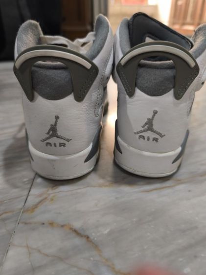 Nike Air Jordan 6 retro size EUR 36 ใช้มือเดียว ของลูกชาย ใส่ไม่กี่ครั้ง สภาพสวยมากๆค่ะ รูปที่ 4