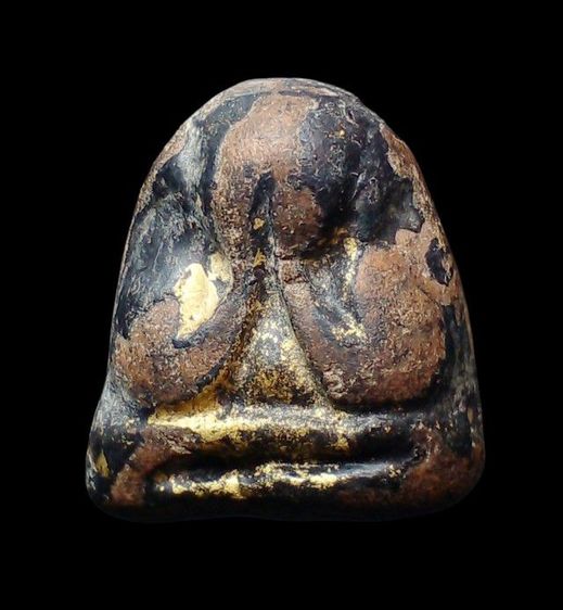 พระปิดตา เนื้อผงคลุกรัก