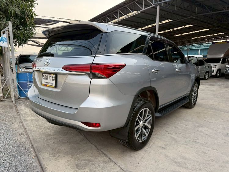 Toyota Fortuner 2017 2.8 V Utility-car ดีเซล ไม่ติดแก๊ส เกียร์อัตโนมัติ เทา รูปที่ 4