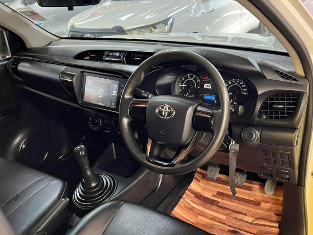 Toyota Hilux Revo 2021 2.4 Entry Pickup ดีเซล ไม่ติดแก๊ส เกียร์ธรรมดา ขาว รูปที่ 4