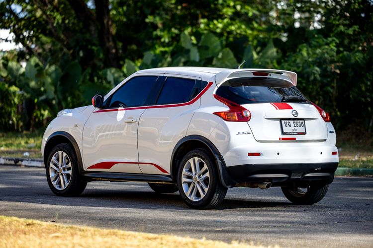 Nissan Juke 2014 1.6 Color Studio Utility-car เบนซิน ขาว รูปที่ 4