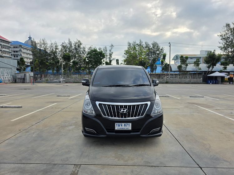 รถ Hyundai H-1  2.5 Deluxe สี ดำ