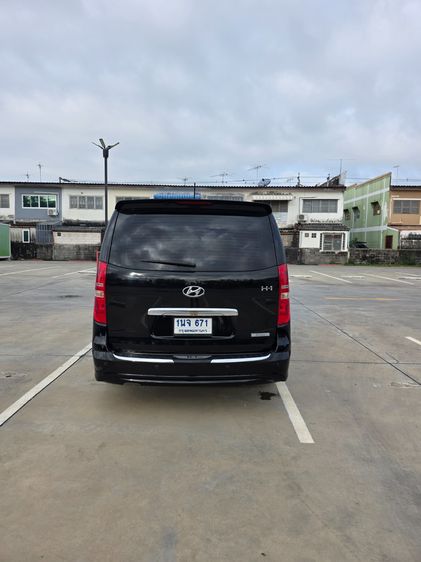 Hyundai H-1  2018 2.5 Deluxe Van ดีเซล เกียร์อัตโนมัติ ดำ รูปที่ 2