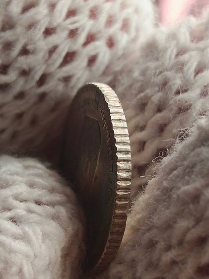 เหรียญ สลึงหนึ่ง รูปที่ 4