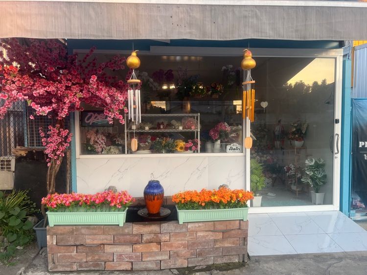 เลิกกิจการร้านดอกไม้ขายของในร้านทั้งหมด