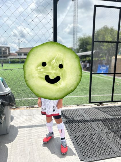 รองเท้าฟุตบอล Nike ไม่ระบุ แดง รองเท้าสตั้ดเด็ก มือสอง