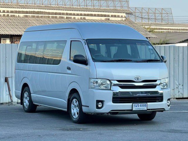 Toyota Commuter 2018 3.0 Van ดีเซล ไม่ติดแก๊ส เกียร์ธรรมดา เทา รูปที่ 2