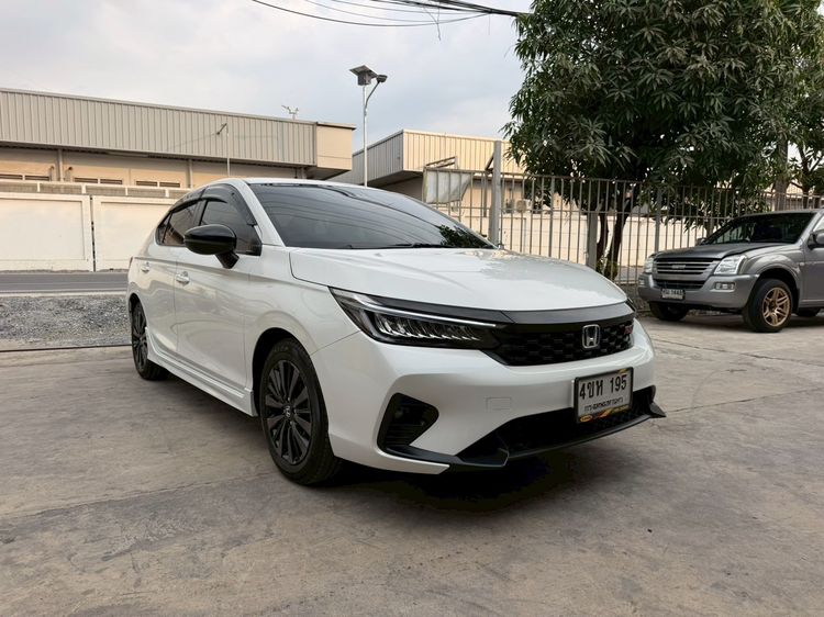 Honda City 2023 1.5 e:HEV RS Sedan ไฮบริด ไม่ติดแก๊ส เกียร์อัตโนมัติ ขาว รูปที่ 3