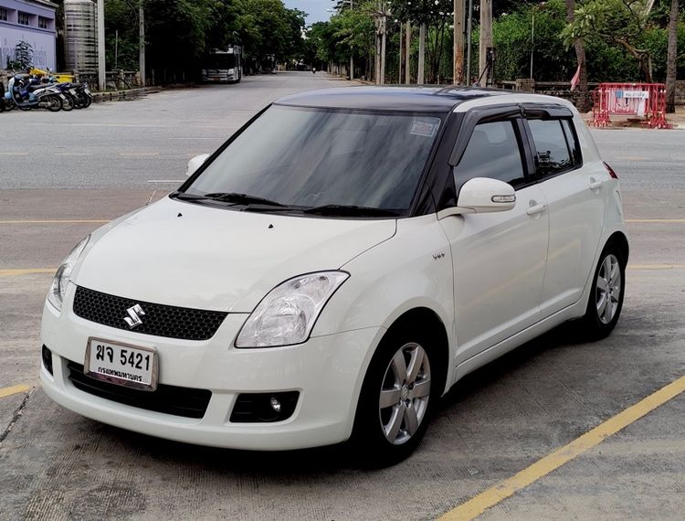 รถ Suzuki Swift 1.5 GL สี ขาว