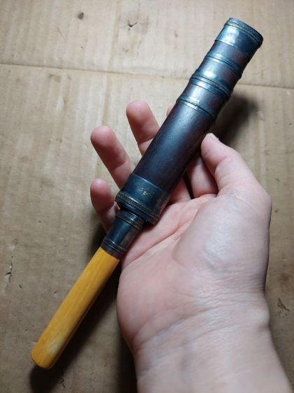 เครื่องรางมีดหมอหลวงพ่อเดิมวัดหนองโพลายน่องสิงห์ใบ 5 นิ้วยาวรวม 9 นิ้ว รูปที่ 8