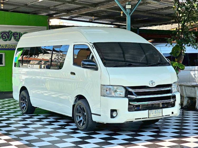 รถ Toyota Commuter 2.5 สี ขาว
