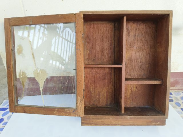 ขายตู้ยาไม้สักของเก่า อายุมากกว่า 50 ปี ขนาด 15x19 นิ้ว รูปที่ 4