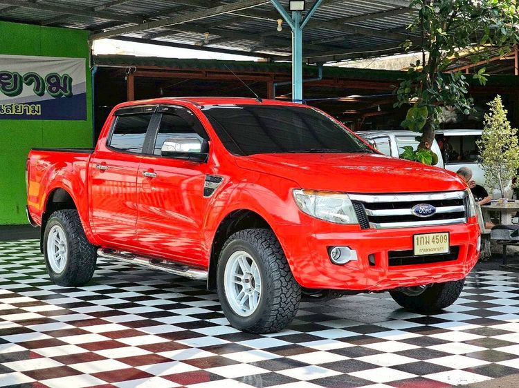 รถ Ford Ranger 2.2 XLT 4WD สี แดง