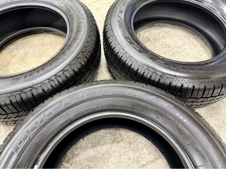 ยางถอดป้ายแดงขอบ 18” ยี่ห้อ BRIDGESTONE รุ่น DUELER HT 684ll ขนาด 265-60R18 ปลายปี 25 สีเส้นตุ่มหน้ายางยังอยู่ครบ รูปที่ 2