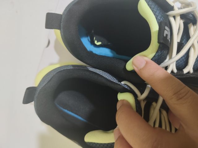 ปล่อยต่อรองเท้าวิ่ง Fila แท้ ใส่เอง สภาพ 98 เปอร์เซ็นต์ ตำหนิมีแค่ซับในตามภาพเลย ส่งให้ฟรี  รูปที่ 7