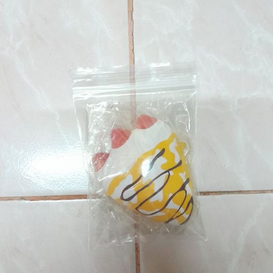 สกุชชี่มือ2มีตําหนิ