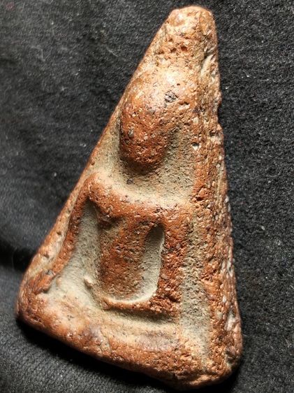 พระนางพญาเนื้อดินพิษณุโลกครับ รูปที่ 11