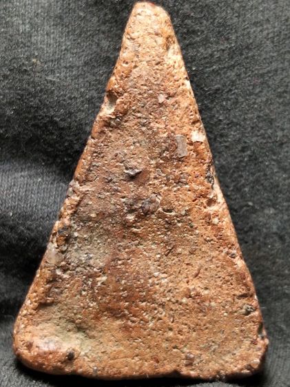 พระนางพญาเนื้อดินพิษณุโลกครับ รูปที่ 4