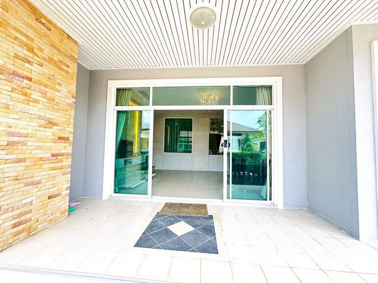 ตกแต่งครบ ขายและเช่าบ้านเดี่ยวชั้นเดียว ซอยเทศบาล17 พานทอง ให้เช่าพร้อมเฟอร์ครบ รูปที่ 2