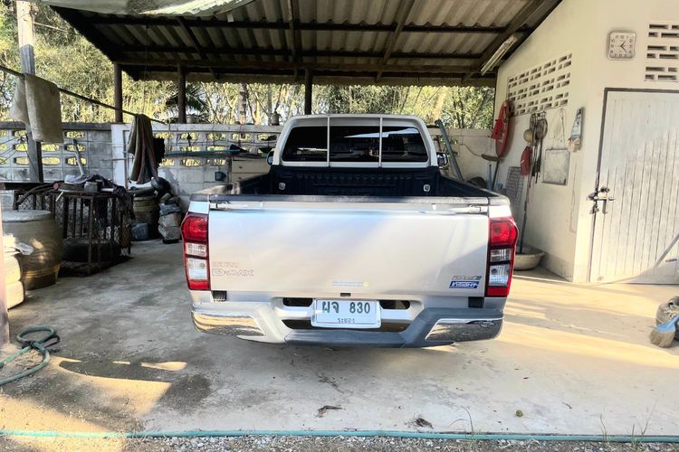 Isuzu D-MAX 2016 1.9 Chassis Pickup ดีเซล ไม่ติดแก๊ส เกียร์ธรรมดา เทา รูปที่ 3