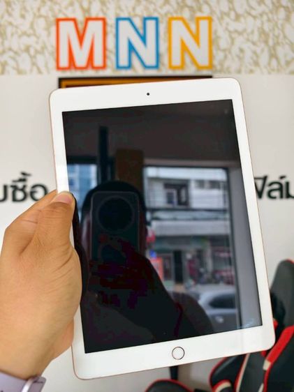 Ipad gen 6 32gb โดยรอบถือว่าสวย ส่งฟรี  แถมเคส  แบตยังอึด