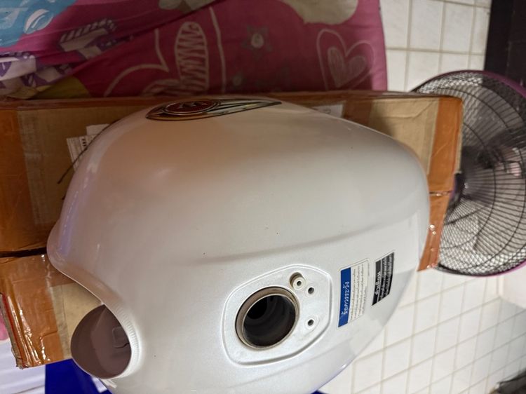 ถังน้ำมัน kawasaki W175 สีขาว รูปที่ 2