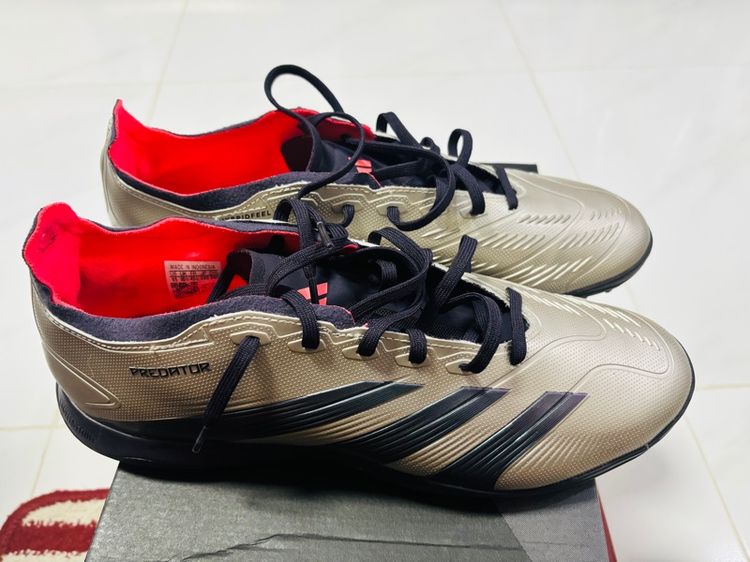 รองเท้าสตั๊ด 100 ปุ่ม รูปที่ 2