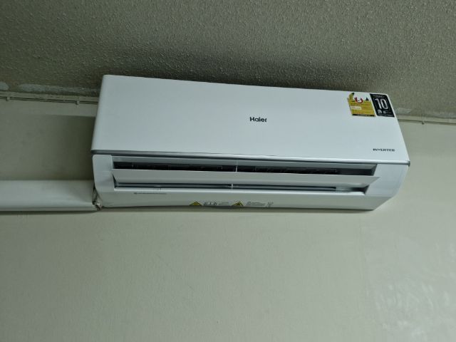 แอร์ติดผนัง เป็นระบบอินเวอร์เตอร์ Haier แอร์มือสอง 9000 BTU