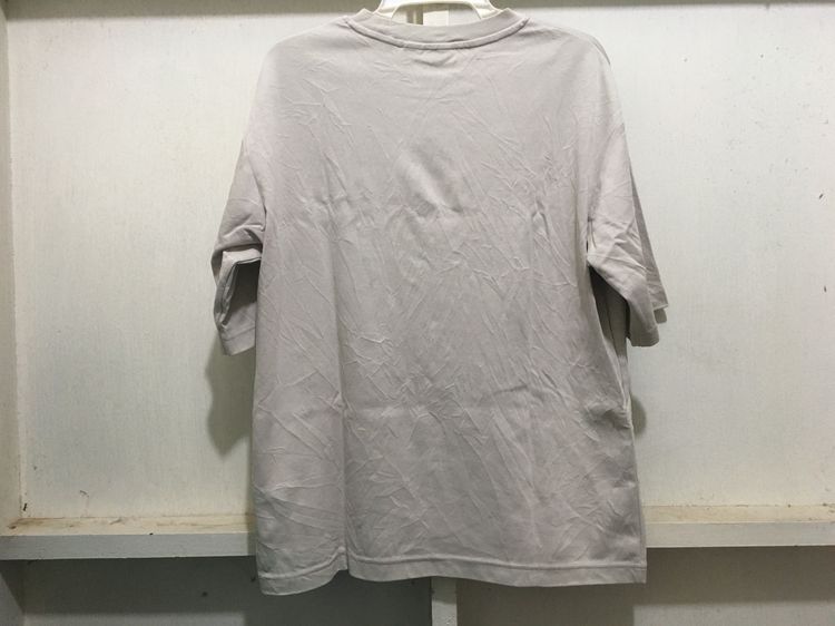 เสื้อยืด U แบรนด์ UNIQLO แพ็คคู่ (สินค้ามีตำหนิ) สีดำกับสีกากี รูปที่ 3
