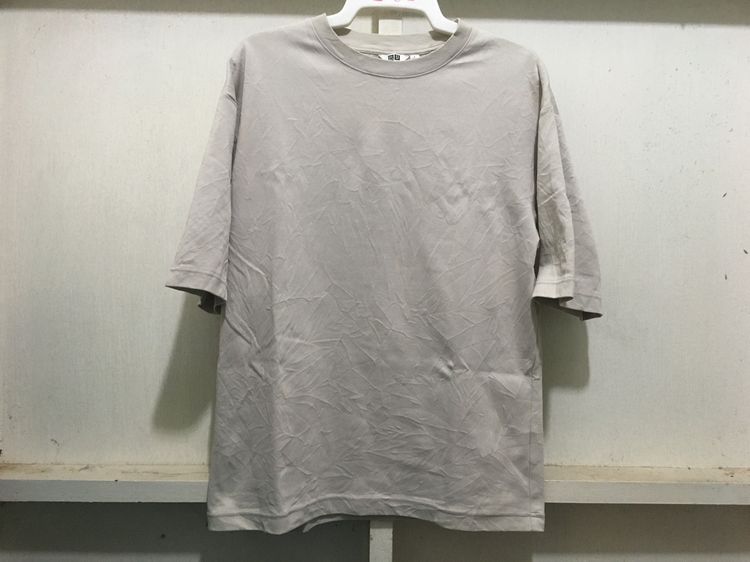 เสื้อยืด U แบรนด์ UNIQLO แพ็คคู่ (สินค้ามีตำหนิ) สีดำกับสีกากี รูปที่ 2