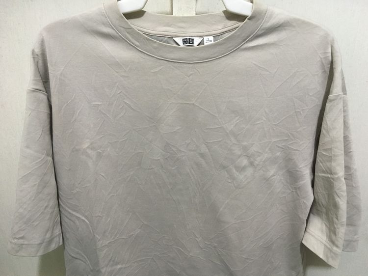 เสื้อยืด U แบรนด์ UNIQLO แพ็คคู่ (สินค้ามีตำหนิ) สีดำกับสีกากี รูปที่ 4