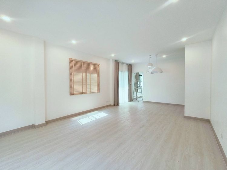 ตกแต่งครบ บ้านเดี่ยว 2 ชั้นหมู่บ้านมายเพลสวัชรพล รูปที่ 4