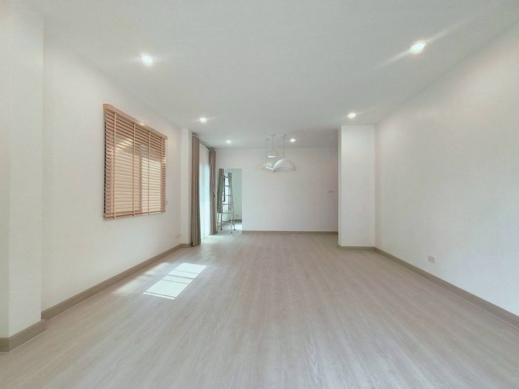 ตกแต่งครบ บ้านเดี่ยว 2 ชั้นหมู่บ้านมายเพลสวัชรพล รูปที่ 3