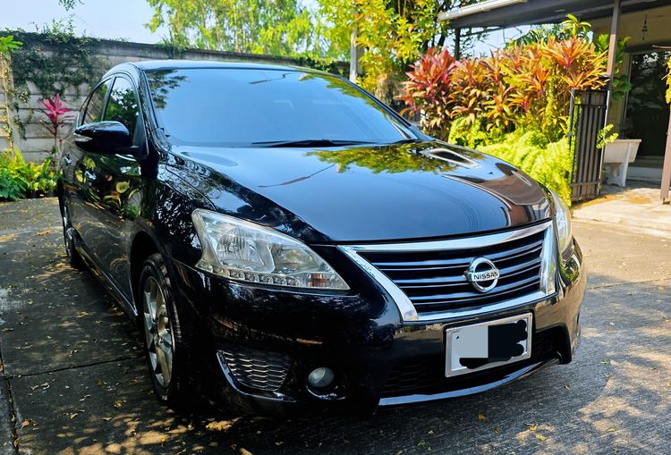 รถ Nissan Sylphy 1.6 SV สี ดำ
